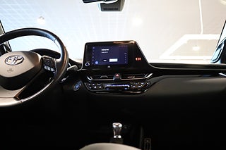 SUV Toyota C-HR 15 av 26