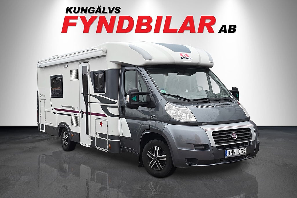 Adria Coral 670 SLT Långbädd Värmeväxl Nyserv med kamrem