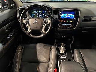 Mitsubishi Outlander PHEV Business 360° Pvärm Drag Skinn SoV