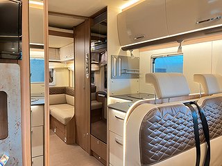 Husbil-halvintegrerad Bürstner Harmony Line T 744 15 av 26