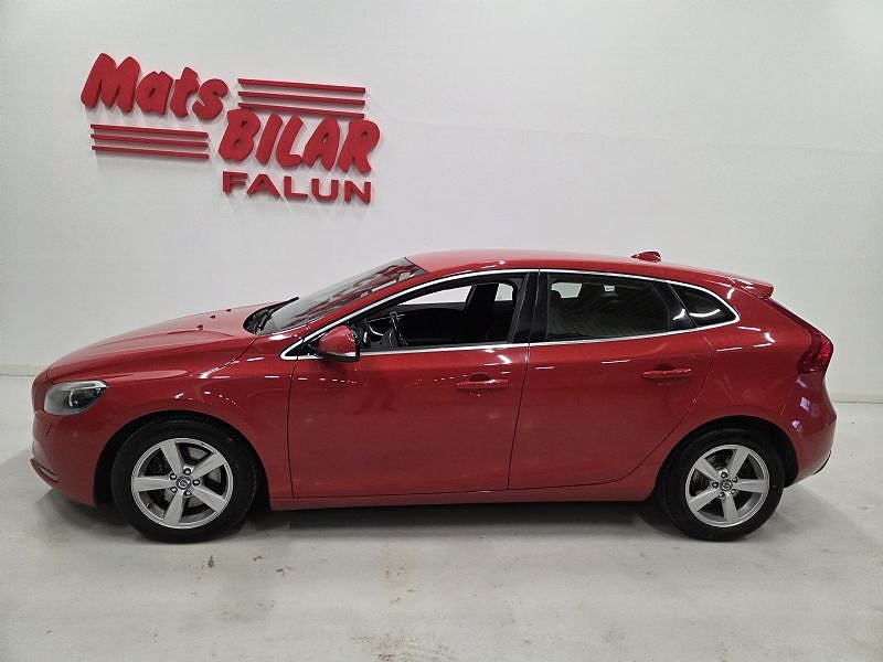 Volvo V40 T2 Manuell Momentum 120 Hk