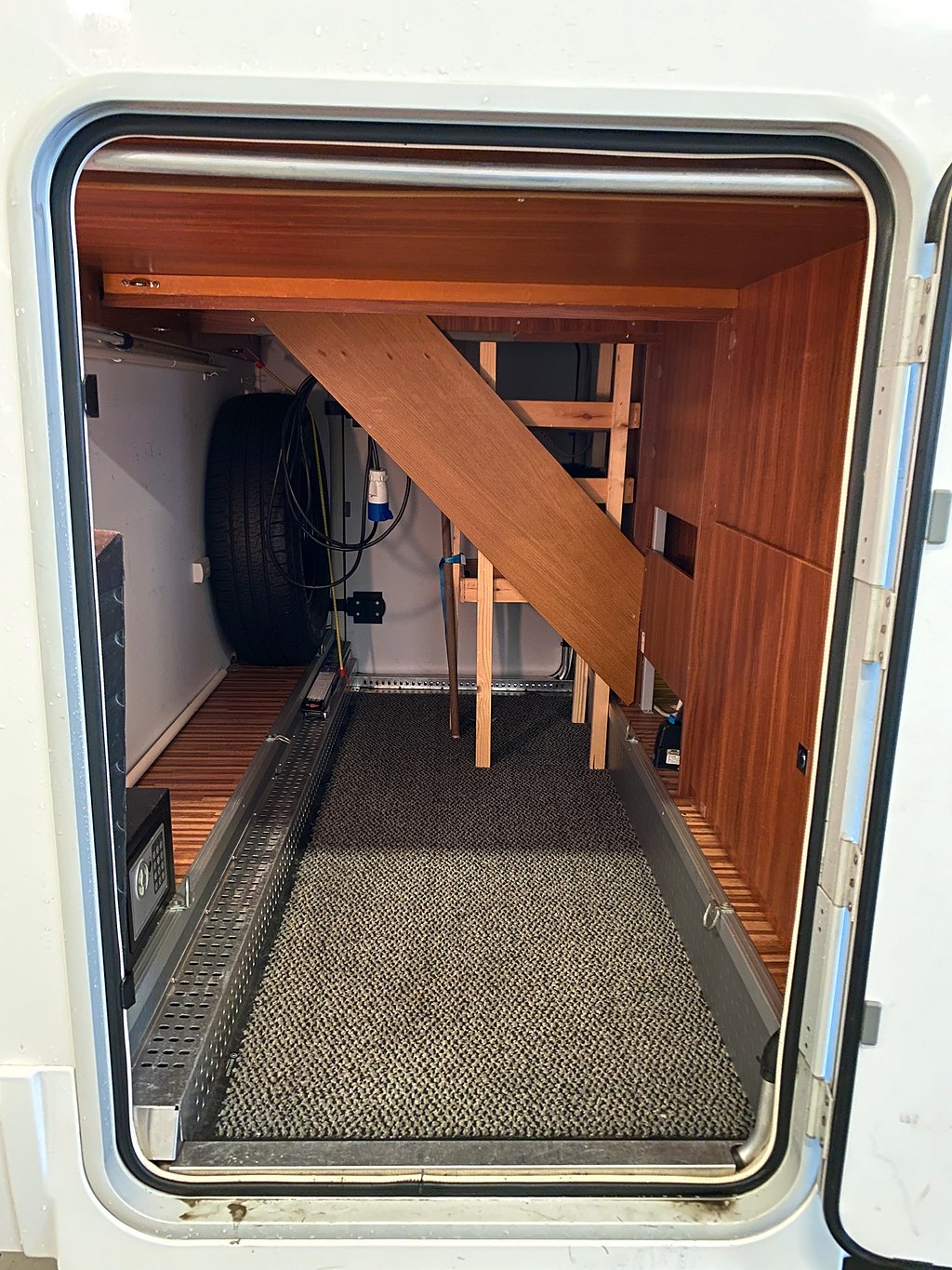 Adria Coral Supreme S 670 SL / ALDE / Dragkrok / Fint skick! - Adria