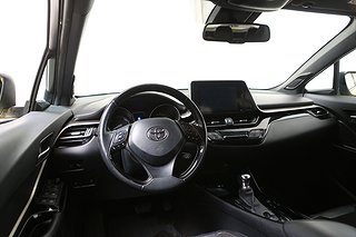 SUV Toyota C-HR 13 av 23