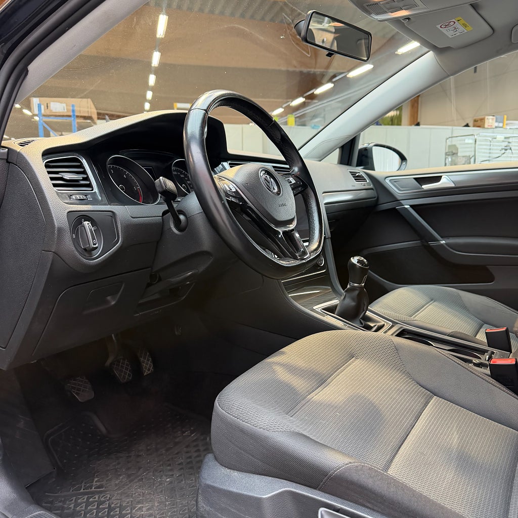 Volkswagen Golf 5-dörrar 1.6 TDI Base Carplay Adaptivfarthållare 116hk