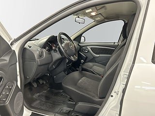 Dacia Duster 1.5 dCi 4x4 Kiruna-körd/Kamrem bytt/Drag/M-värm/S&V-Däck