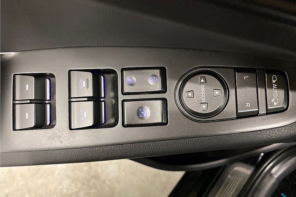 Hyundai IONIQ Premium +, Nav, rattvärme, Läder