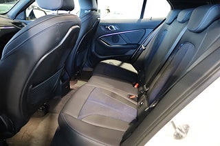 Halvkombi BMW 118I 15 av 30