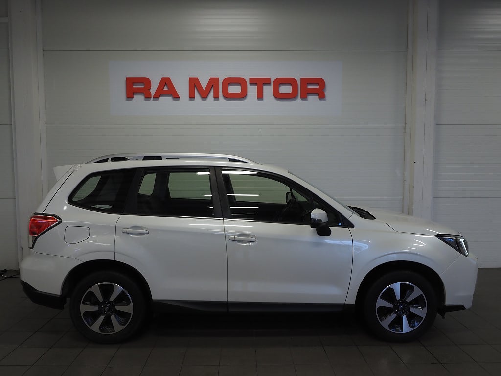 Subaru Forester 2,0i 150hk XS CVT AWD Dragkrok Kamera