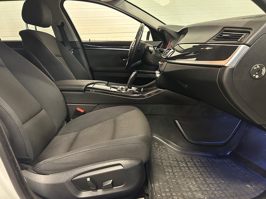 BMW 520 d xDrive Touring Steptronic 190hk |PDC|Rattvärme| 2015