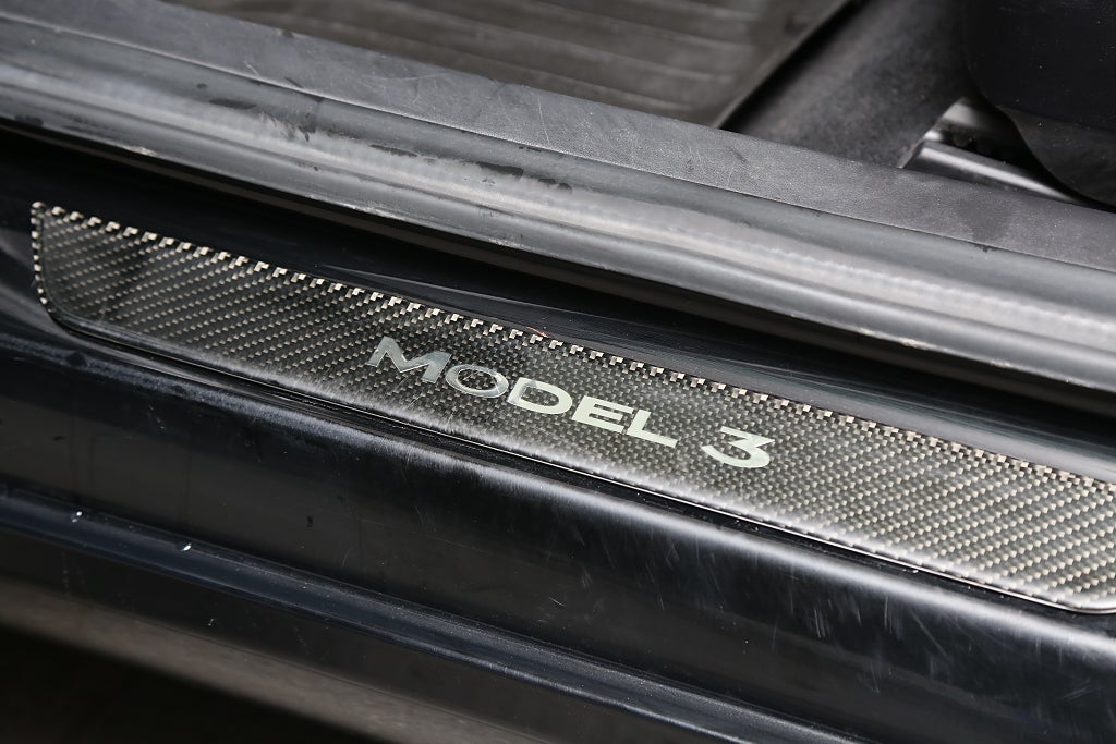 Tesla Model 3 Long Range AWD | Pano | B-Kamera | Skinn | 2019