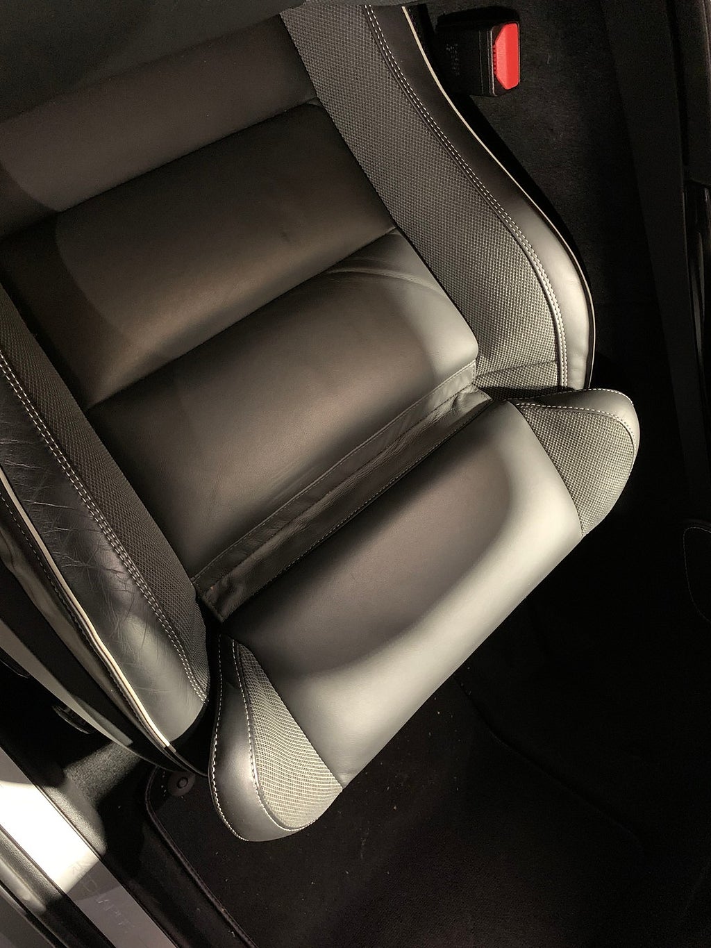 Volvo V60 Recharge T6 AWD 340hk R-Design |Navi|Kamera|Voc| 2022