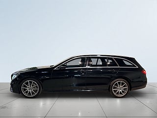 Mercedes-Benz E220 220 T d 4MATIC 9G AMG Drag Pvärm Kamera GPS S/V-hjul – bild 4