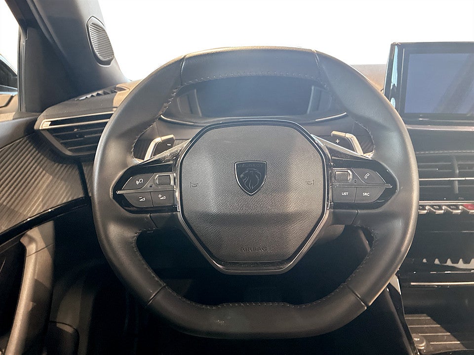 Bild på Peugeot 2008 Allure 1.2 PT 130hk B-KAMERA CARPLAY