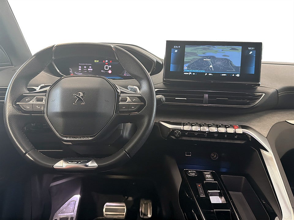 Bild på Peugeot 5008 GT 1.2 PT 130hk Aut 7-SITS B-KAMERA CARPLAY