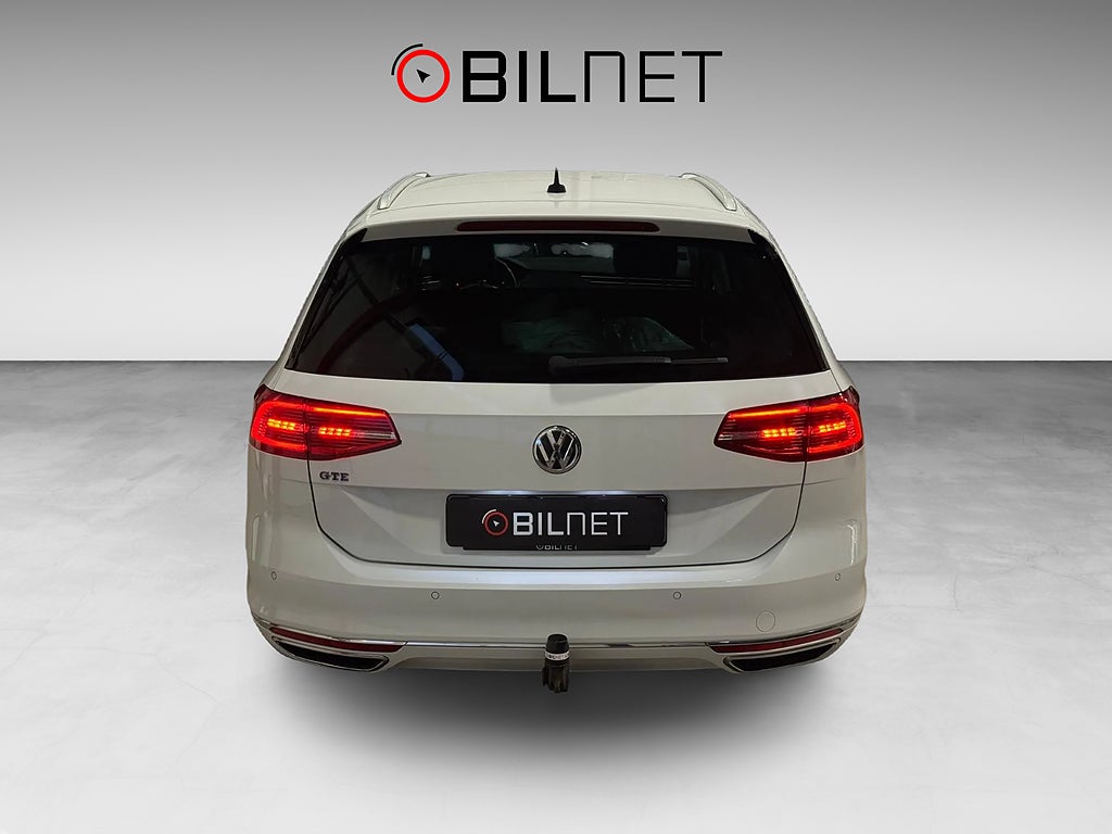 Volkswagen Passat Variant GTE 1.4 TSI GTE Moms Kamera Värmare LED Drag
