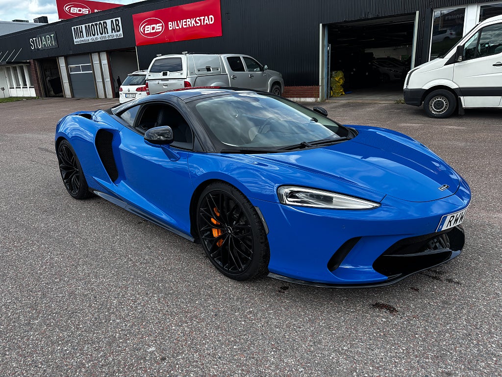 McLaren GT 4.0 V8 SSG Panorama Kolfiber Black optik