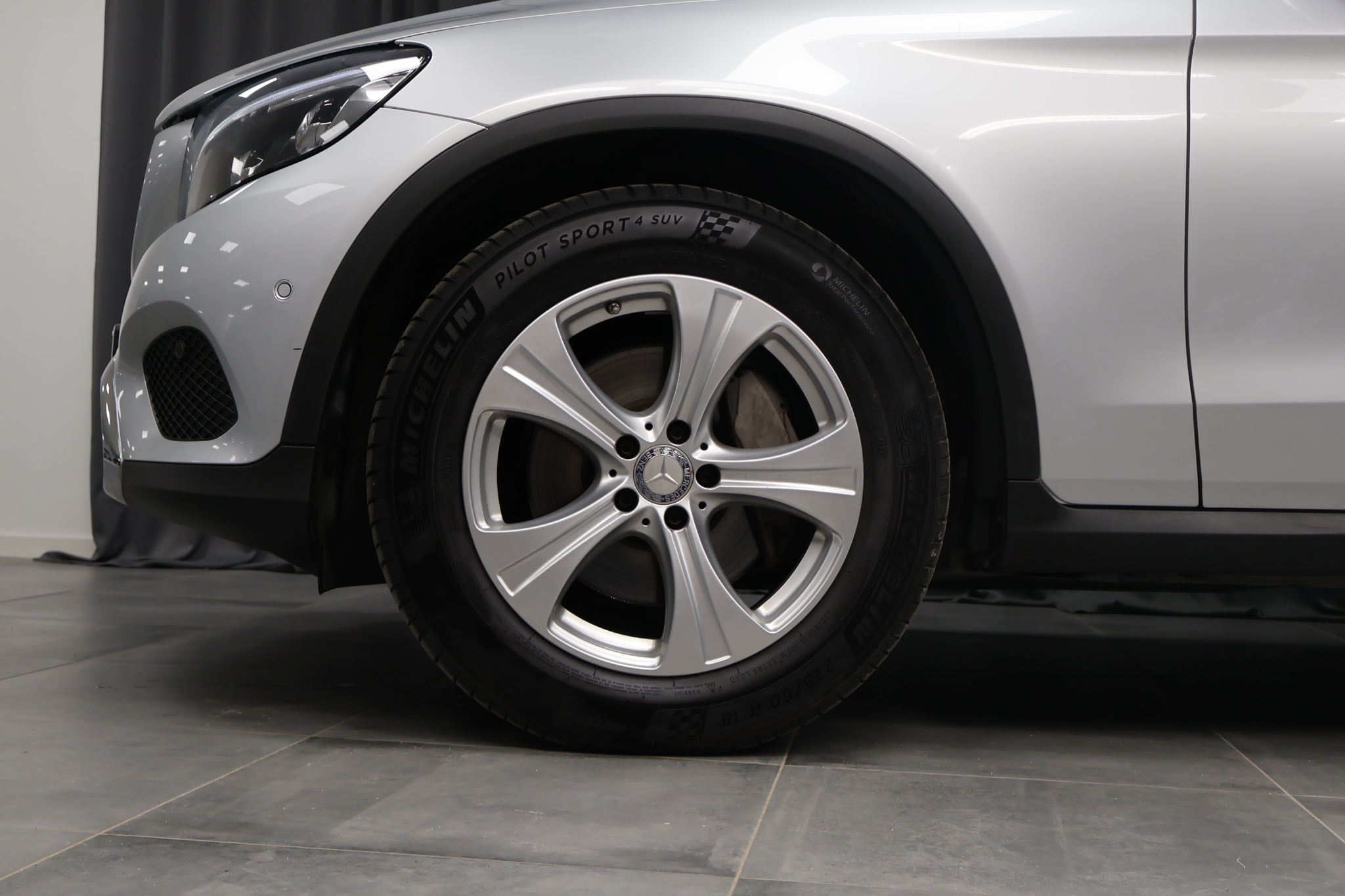 Mercedes-Benz GLC 2016, bild 5/37