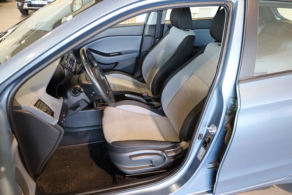 Hyundai i20 1.2 ComfortPlus PDC Blåtand Rattvärme 2016