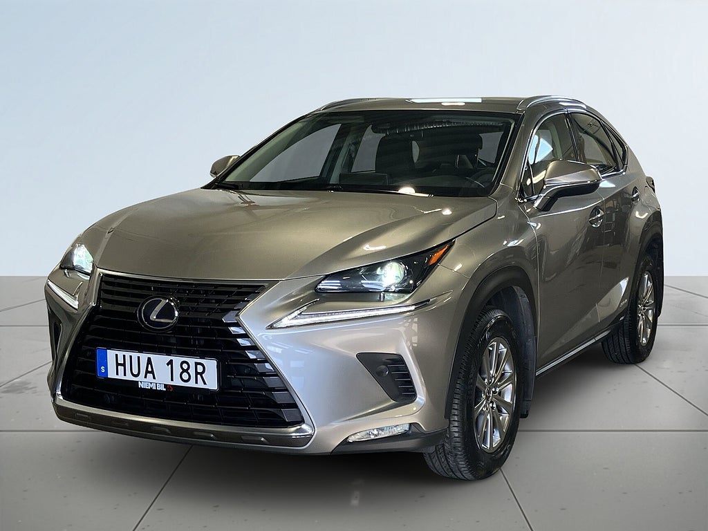 Lexus NX AWD 2.5 AWD E-CVT Business Line Värmare Drag Kamera S&V