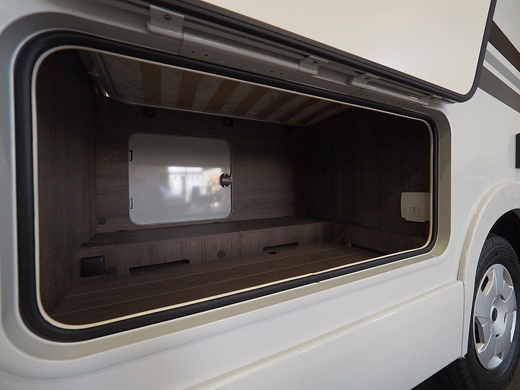 Ci MAGIS 82 XT , ALDE , Automat 8G * NOV KAMPANJ* thumbnail