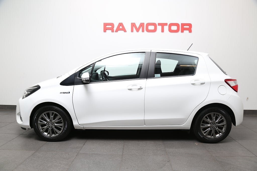 Toyota Yaris 1,5 Hybrid e-CVT Active Aut 5d Motorvärmare 2020