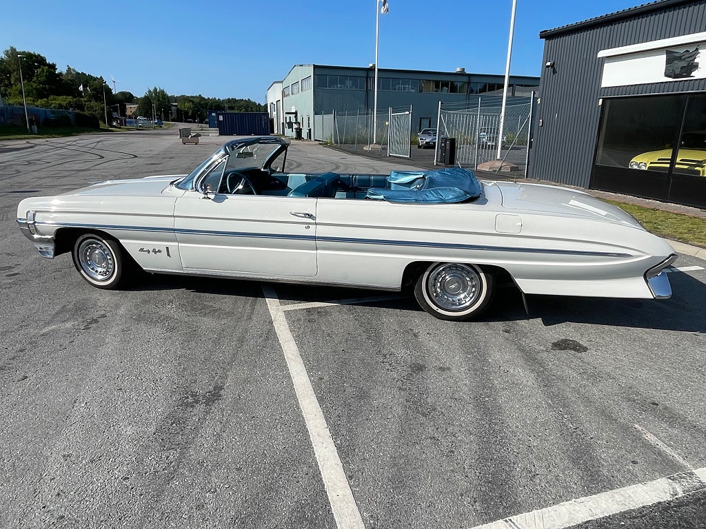 Oldsmobile 98 Classic Ninety-Eight Convertible Coupé 6.5 V8
