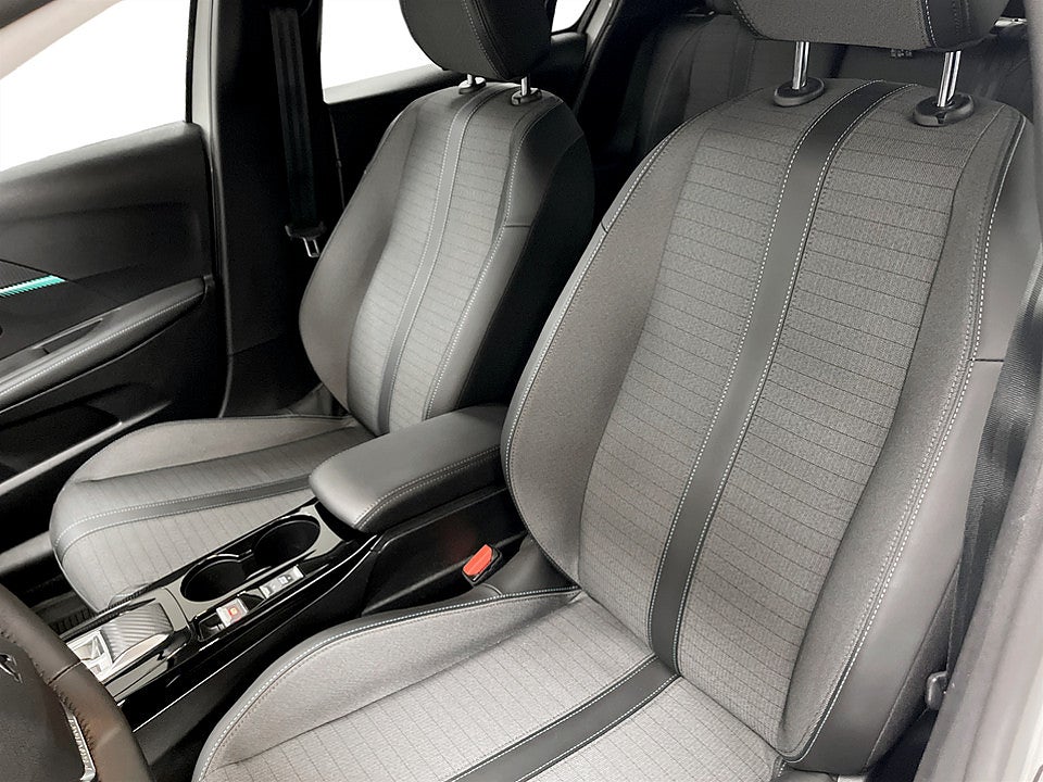 Bild på Peugeot 208 Allure 1.2 PT 100hk Aut B-KAMERA CARPLAY