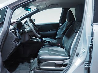 Halvkombi Nissan Leaf 8 av 20
