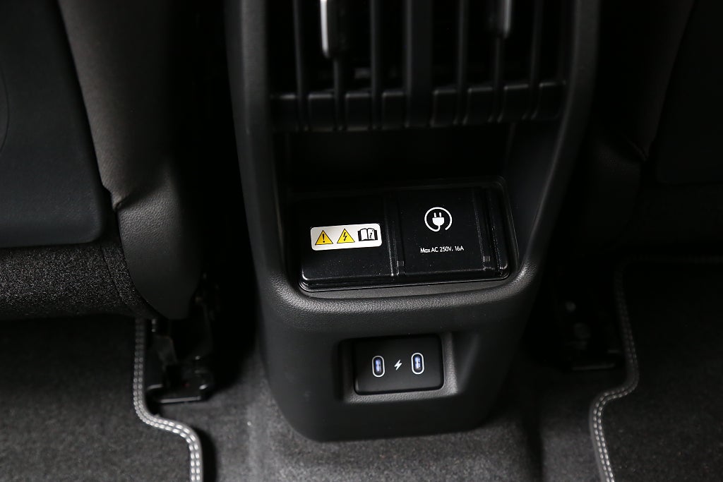 Hyundai Kona EV 48,4 kWh Essential | Kamera Navi Värmepump fd.demo 2024