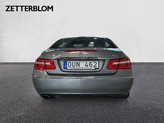 Sportkupé Mercedes-Benz E 4 av 17
