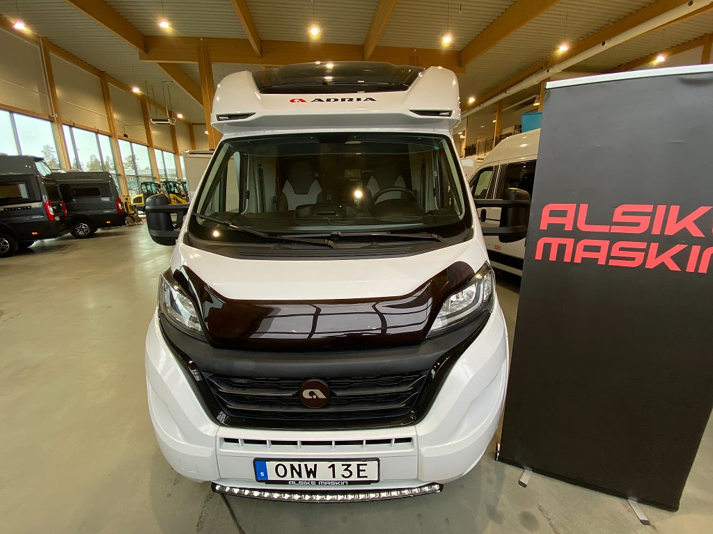 Adria Matrix Axess 670 SL /Taksäng/Solcell/B-körkort/Maxx-fan/EL-Patro - Adria