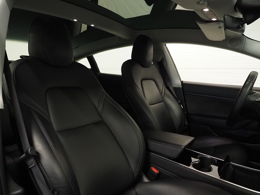 Tesla Model 3 Standard Range Plus Panorama Läder Navigation Kamera 2020