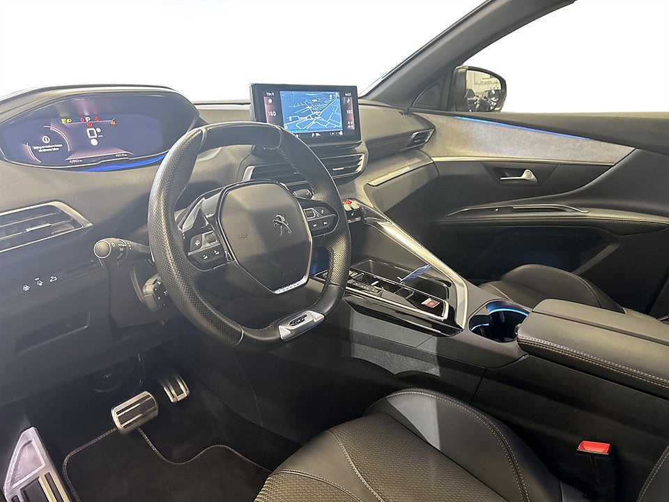 Bild på Peugeot 5008 GT 1.2 PT 130hk Aut 7-SITS B-KAMERA CARPLAY