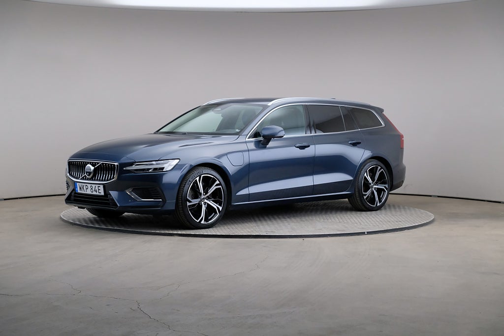 Volvo V60 Recharge T6 AWD 350hk Core Bright Drag Läder NAVI 360