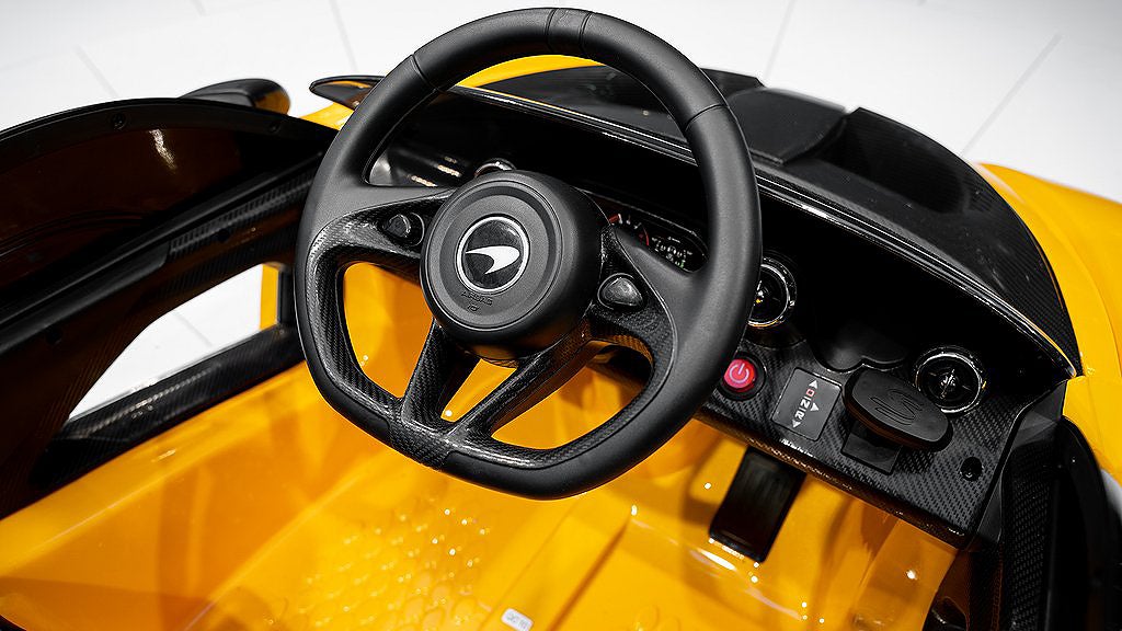 En McLaren Senna Mini. 