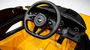 En McLaren Senna Mini. 