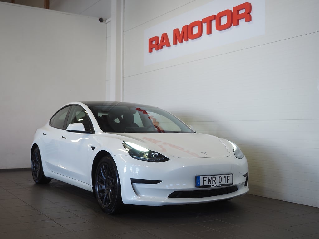 Tesla Model 3 Standard Range RWD 283hk Pano Navi Läder Moms 2023