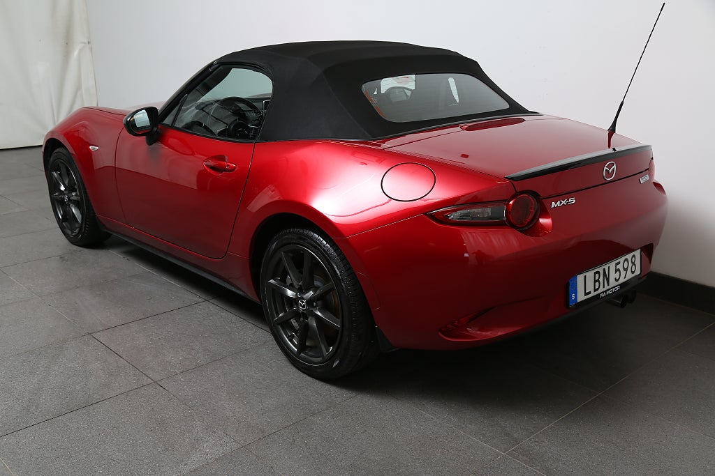 Mazda MX-5 2,0 SKYACTIV-G 160hk Soft Top (Cab) Skinn Navi 2016