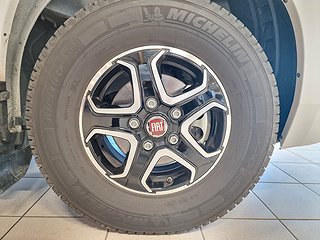 Husbil-halvintegrerad Adria CORAL 670 SC PLUS 10 av 28
