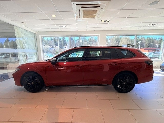 Volkswagen Passat Sportscombi R-Line eHybrid 272hk