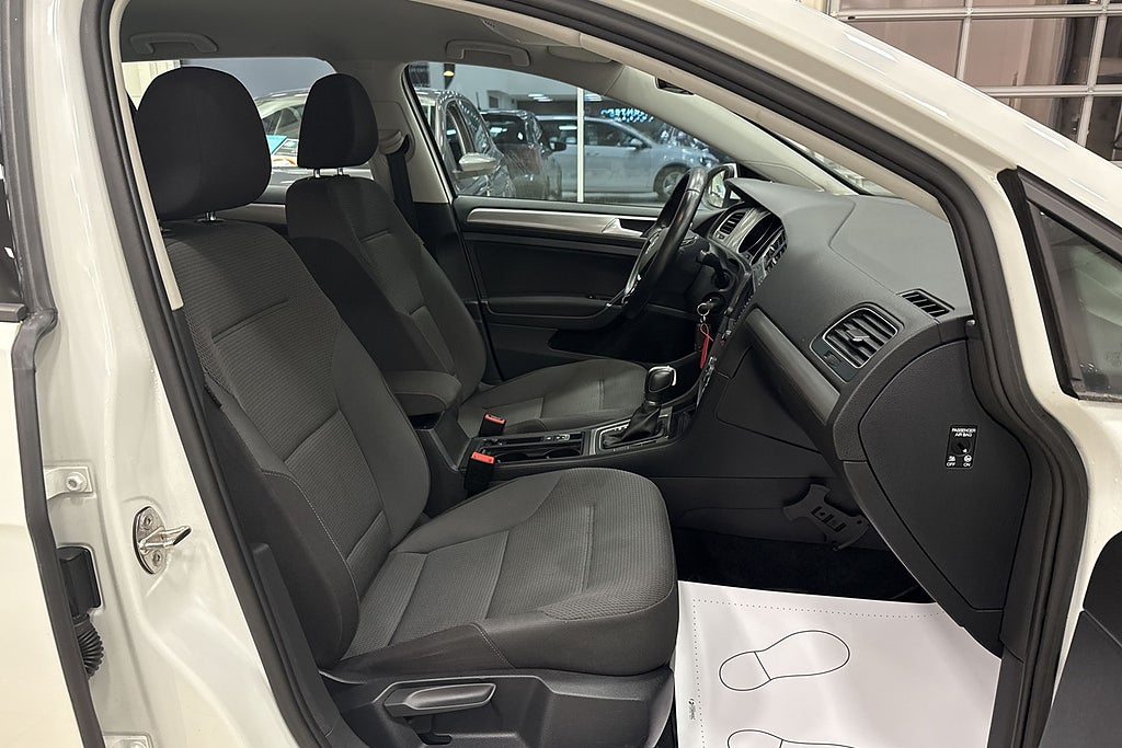 Volkswagen Golf Sportscombi 1.2 TSI Automat Kamera (SÅLD)
