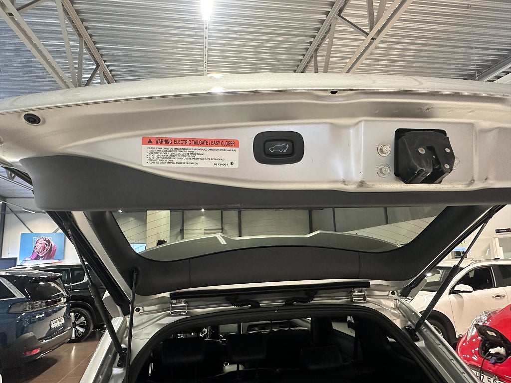 Mitsubishi Outlander CVT 224hk S-Edition Plug-In Hybrid AWD Taklucka Dragkro thumbnail