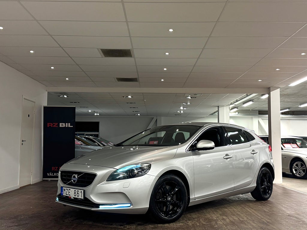 Volvo V40 D3 Summum#skinn stolar#back kamera#1300kr/mån