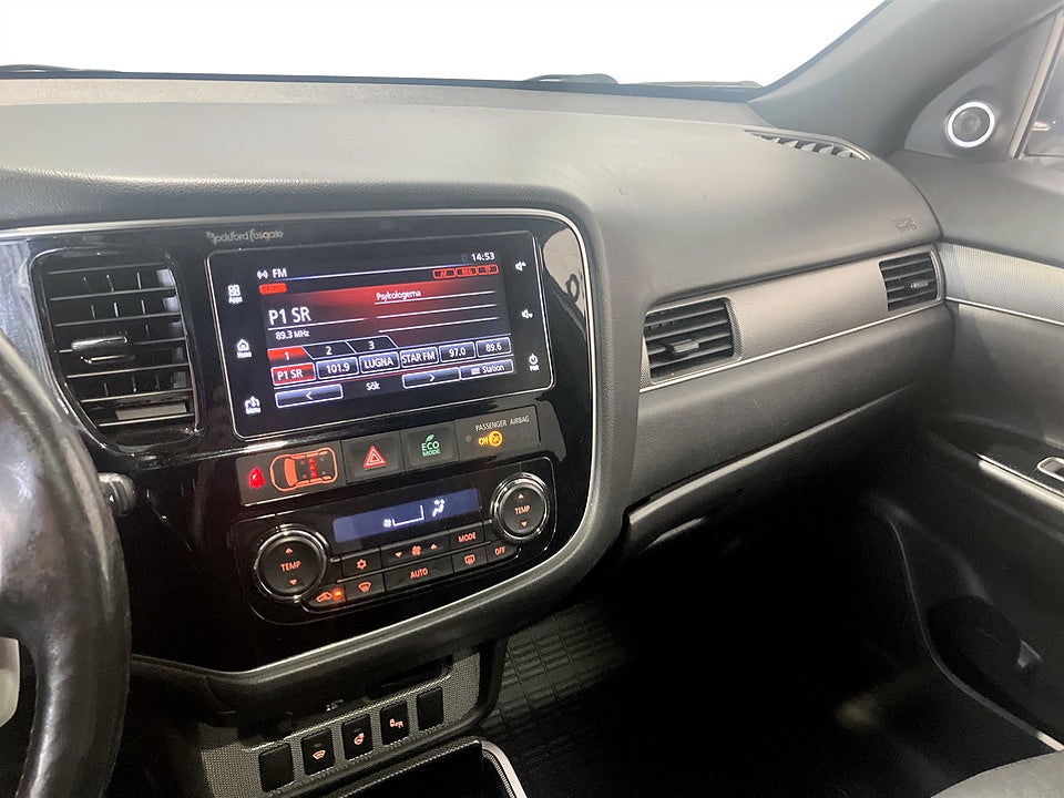 Bild på Mitsubishi Outlander S-Edition PHEV 203hk Aut 4WD TAKLUCKA B-KAMERA DRAG