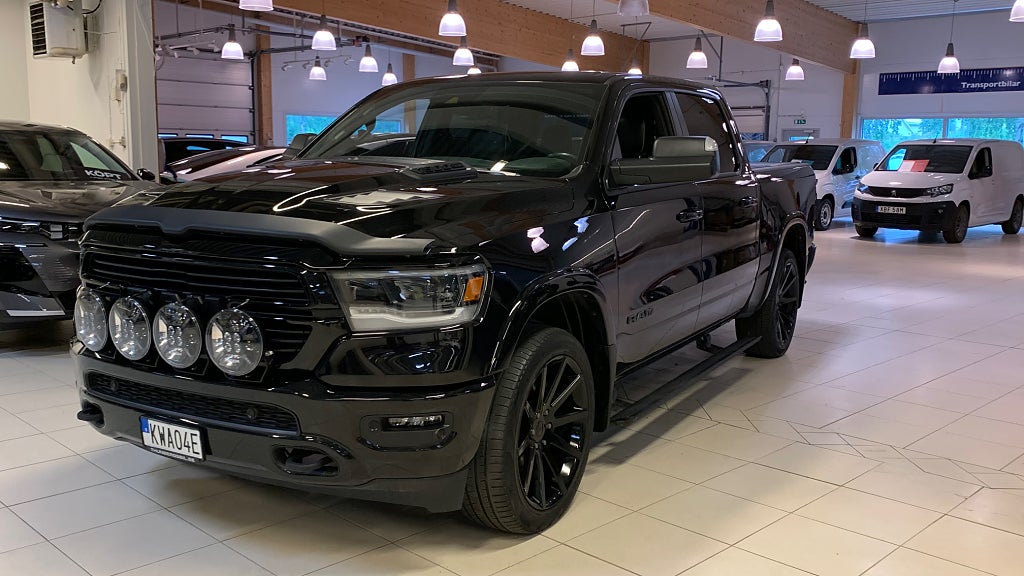 RAM 1500 Crew Cab 5.7 V8 HEMI Laramie NIGHT 