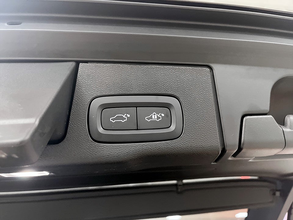 Bild på Volvo XC60 Recharge Plus Dark T6 350hk Aut 4WD-KAMERA,PANO,ELSTOL