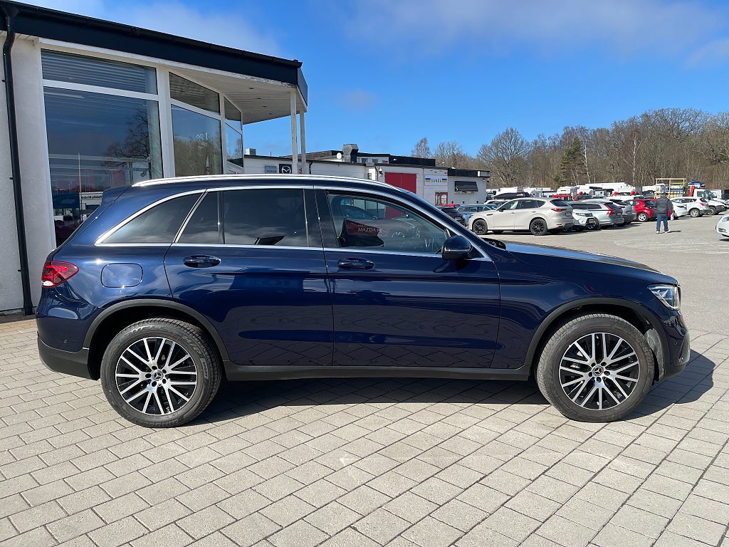 Mercedes-Benz GLC 300 e 4MATIC 9G-Tronic Base 320 hk