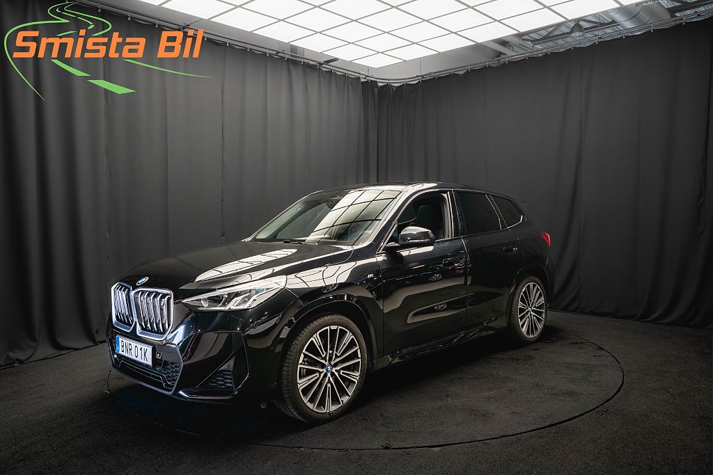 BMW iX1 xDrive30 M Sport PANORAMA 20'' KAMERA 1-ÄGARE MOMS