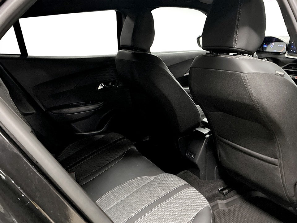 Bild på Peugeot 2008 Allure 1.2 PT 130hk B-KAMERA CARPLAY