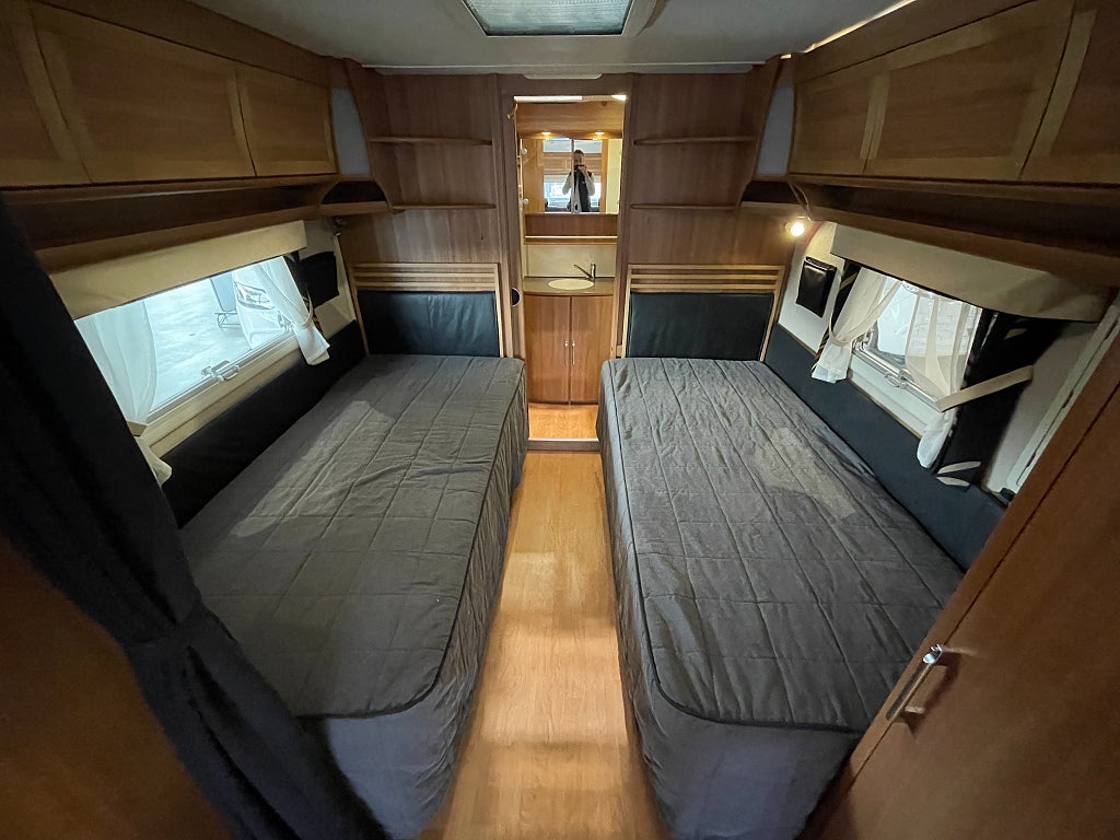 Kabe Royal 780 ETDL KS E2 / ALDE / Elektriska stödben / Förtält / Lån - Kabe